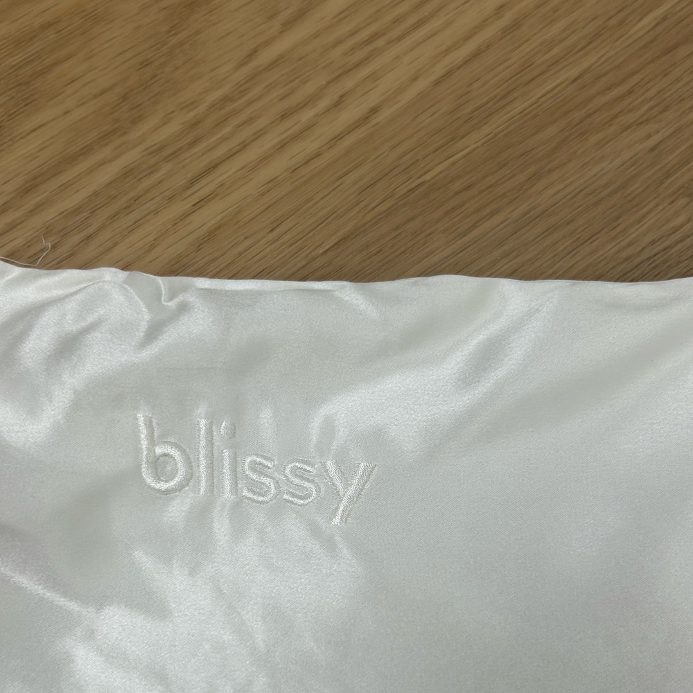 Blissy 100% Mulberry Silk Queen Pillowcase White - Picture 5 of 8